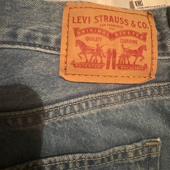 Levi's Low Pro Straight Women's Blue Denim Jeans Low Rise 5-Pocket - Picture 7 of 8